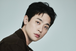 Park Jeong-min rarely cries on set, but is 'overwhelmed nightly' in ‘Life of Pi’