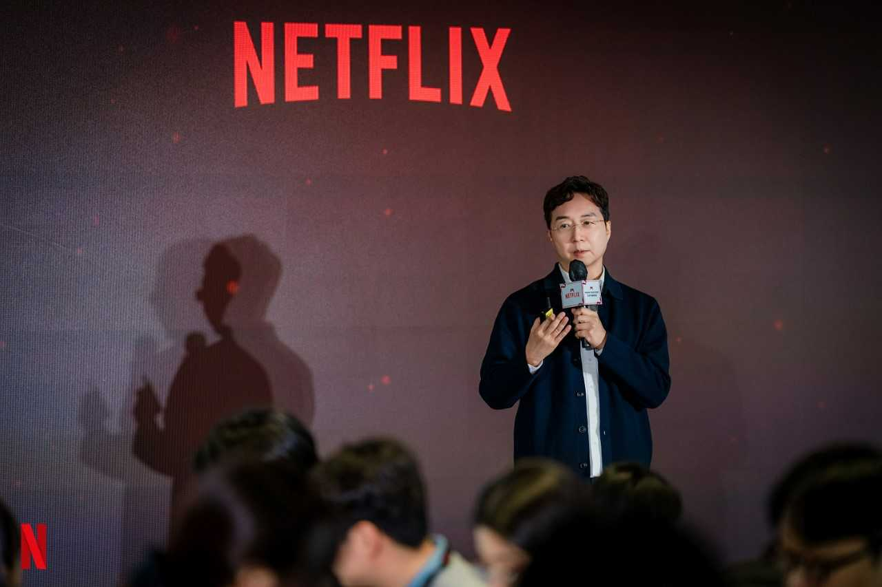 23일 오후 성수에서 열린 2025 넷플릭스 연말 기자 송년회에서 유현준 홍익대학교 건축도시대학 교수가 강연을 진행하고 있다. [넷플릭스 제공]