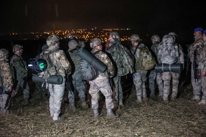 Libya's military chief and 7 others are killed in plane crash