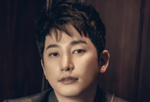 Park Si-hoo walks his long road back to cinema