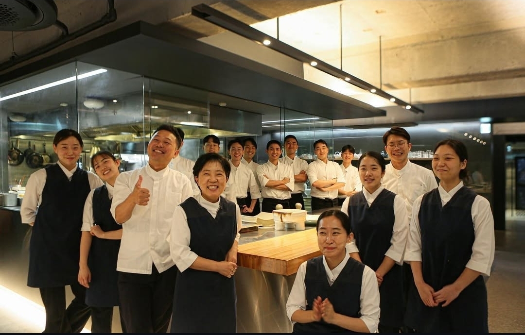 조은희 박성배 셰프와 온지음의 식구들. 인스타그램