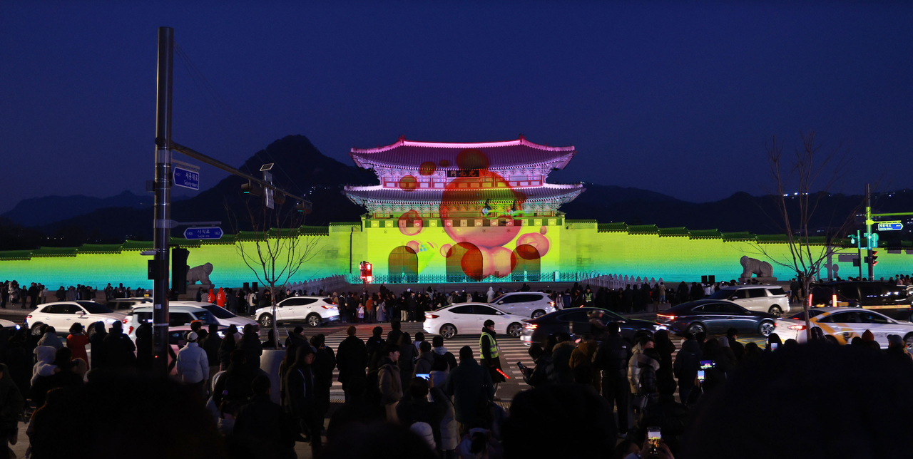 Gwanghwamun lit up on Dec. 14. (Yonhap)