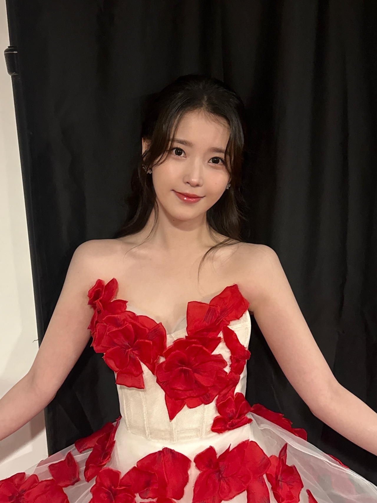 사진=아이유 공식 채널