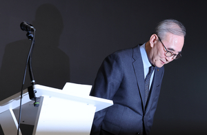 KT pledges fee waivers, perks after data breach