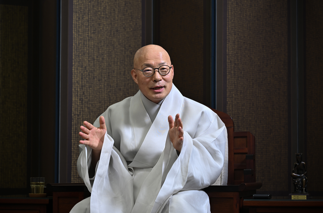 The Ven. Jinwoo, president of the Jogye Order of Korean Buddhism (Im Se-jun/The Korea Herald)