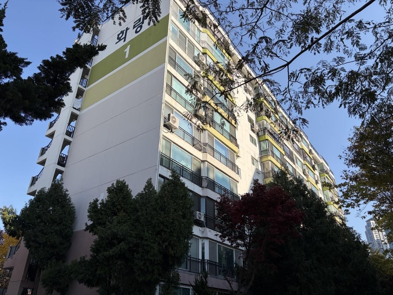 여의도 화랑아파트는 지난 4일 여의도 최초로 소규모 재건축 조합 설립 인가를 받았다. [영등포구 제공]