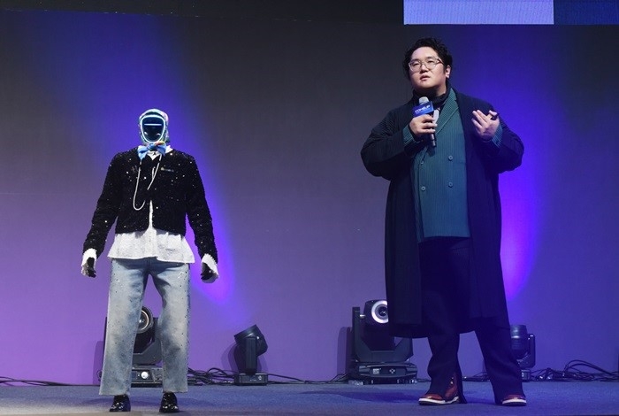 Galaxy Corporation CEO Choi Yong-ho demonstrates a humanoid robot