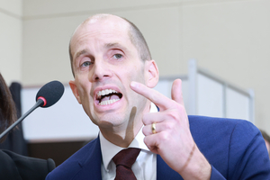 Gov't to review 'all available legal measures' against Coupang