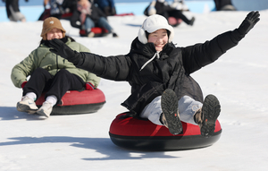 Enjoy sledding at Hangang Park!