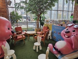 노는 게 제일 좋은 ‘뽀통령’ 탄생지 가보니…전세계 홀린 ‘콘텐츠 파워’ 비결 [그 회사 어때?-아이코닉스]