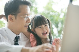 Gangnam rolls out monthly parental leave grant for fathers - The Korea Herald