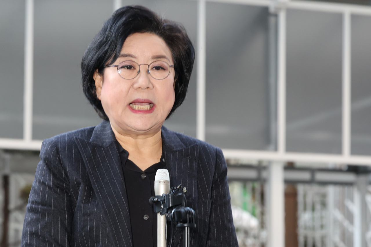 Lee Hye-hoon, the nominee for the Ministry of Planning and Budget, apologizes over her past remarks supporting former President Yoon Suk Yeol's failed martial law bid on Tuesday. (Yonhap)