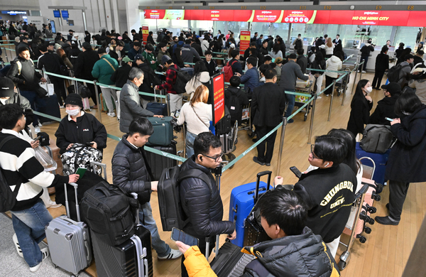 Korea’s 2026 holiday calendar: Fewer days off, longer breaks - The ...