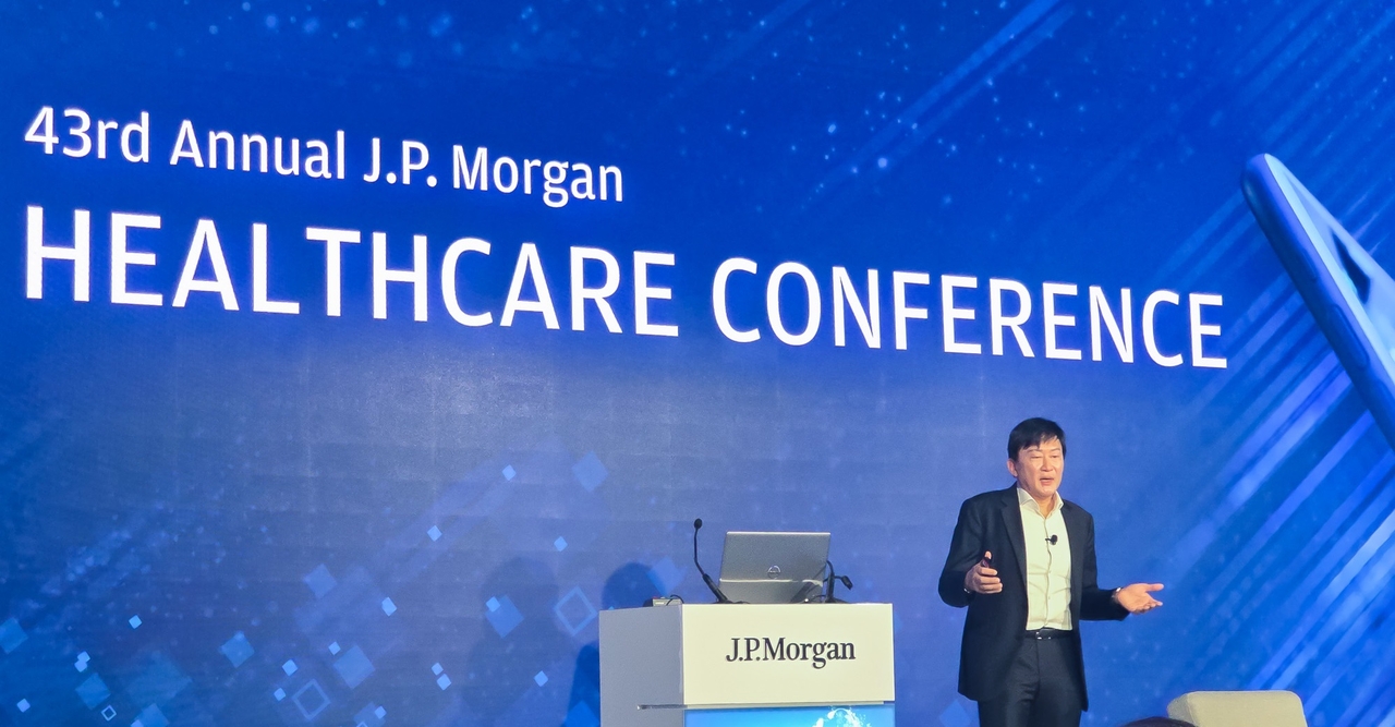 In this file photo, Samsung Biologics CEO John Rim gives a presentation at the 43rd J.P. Morgan Healthcare Conference in San Francisco on Jan. 14, 2025. (Samsung Biologics)