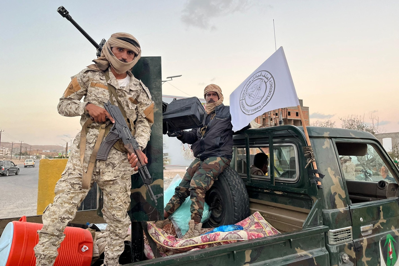 Saudi-backed forces are on their military vehicle in Hadramawt in the southern part of the Arabian Peninsula, Saturday. (AFP-Yonhap)