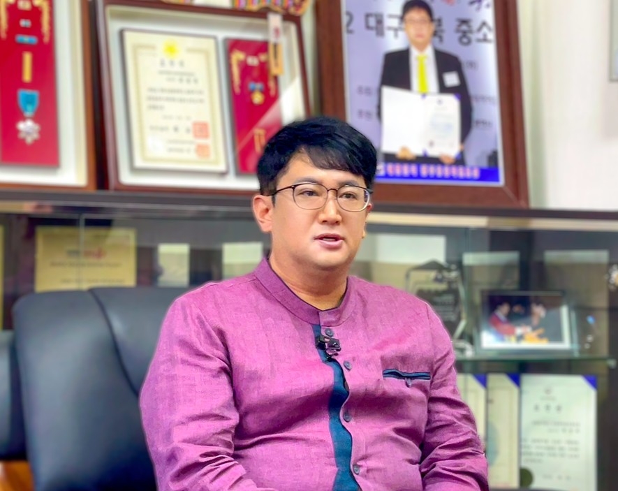 안동시 최초 신지식농업인에 선정된 안동제비원전통식품㈜ 김준영 대표.[안동제비원전통식품㈜ 제공]