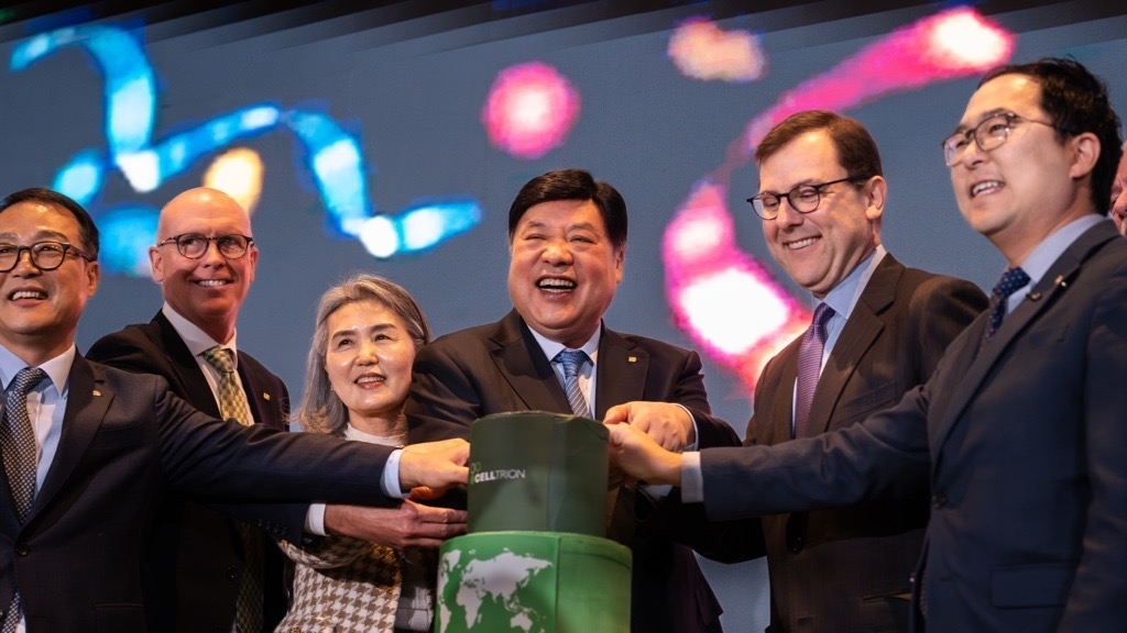 Celltrion and US officials, including Celltrion chair Seo Jung-jin (third from right) and Sen. Andy Kim (right), attend the launch ceremony of Celltrion's Branchburg site in New Jersey on Monday. (Celltrion)