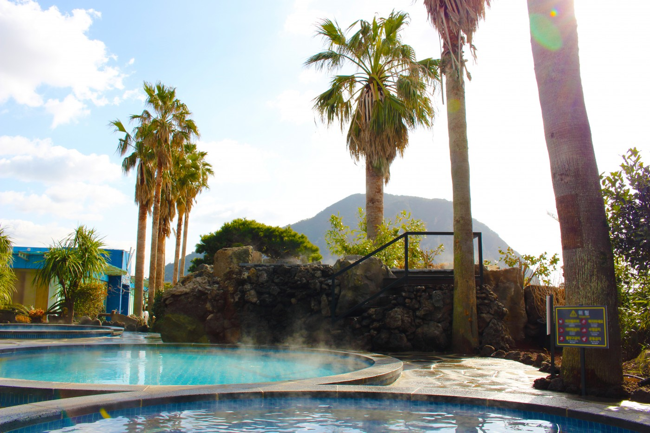 (Jeju Sanbangsan Tansan Spa)