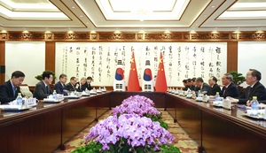 Lee meets China’s No. 2 and No. 3 after Xi summit