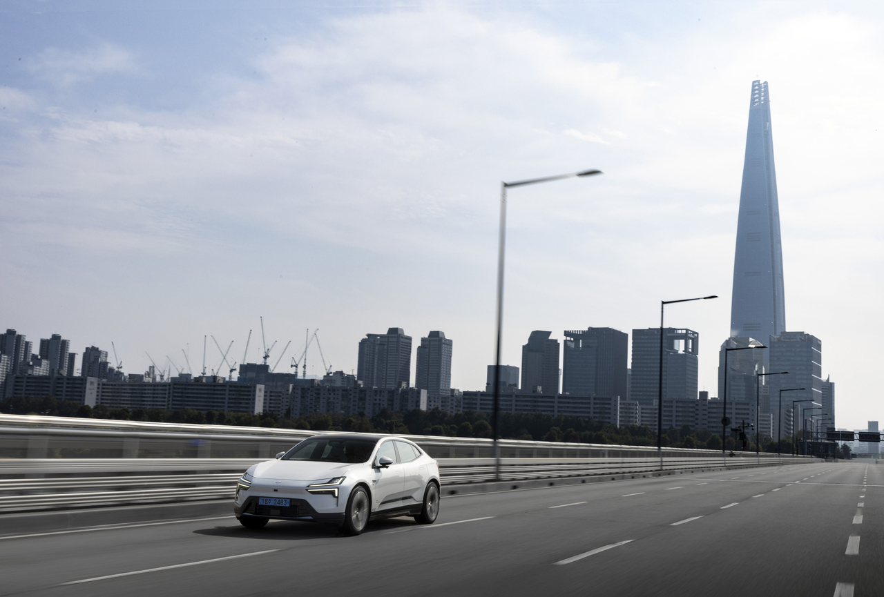 폴스타 4, 지난해 고급 전기차 최다 판매 모델 등극 - 헤럴드경제