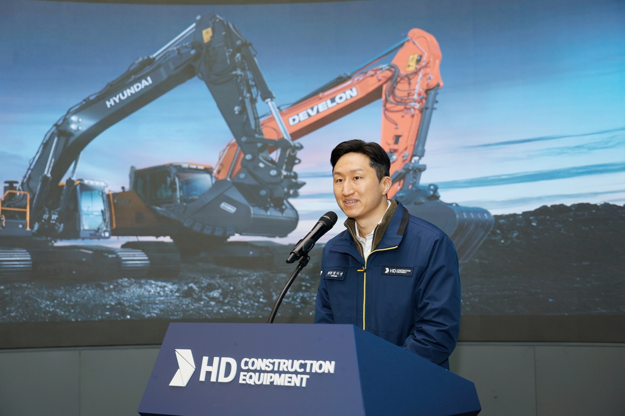 정기선 HD현대 회장은 지난 1일 울산캠퍼스에서 열린 ‘HD건설기계 출범식’에서 축사를 통해 ‘’조선에 이어 또 다른 ‘글로벌 No.1’이 될 것이라 기대한다‘’고 말했다. [HD건설기계 제공]
