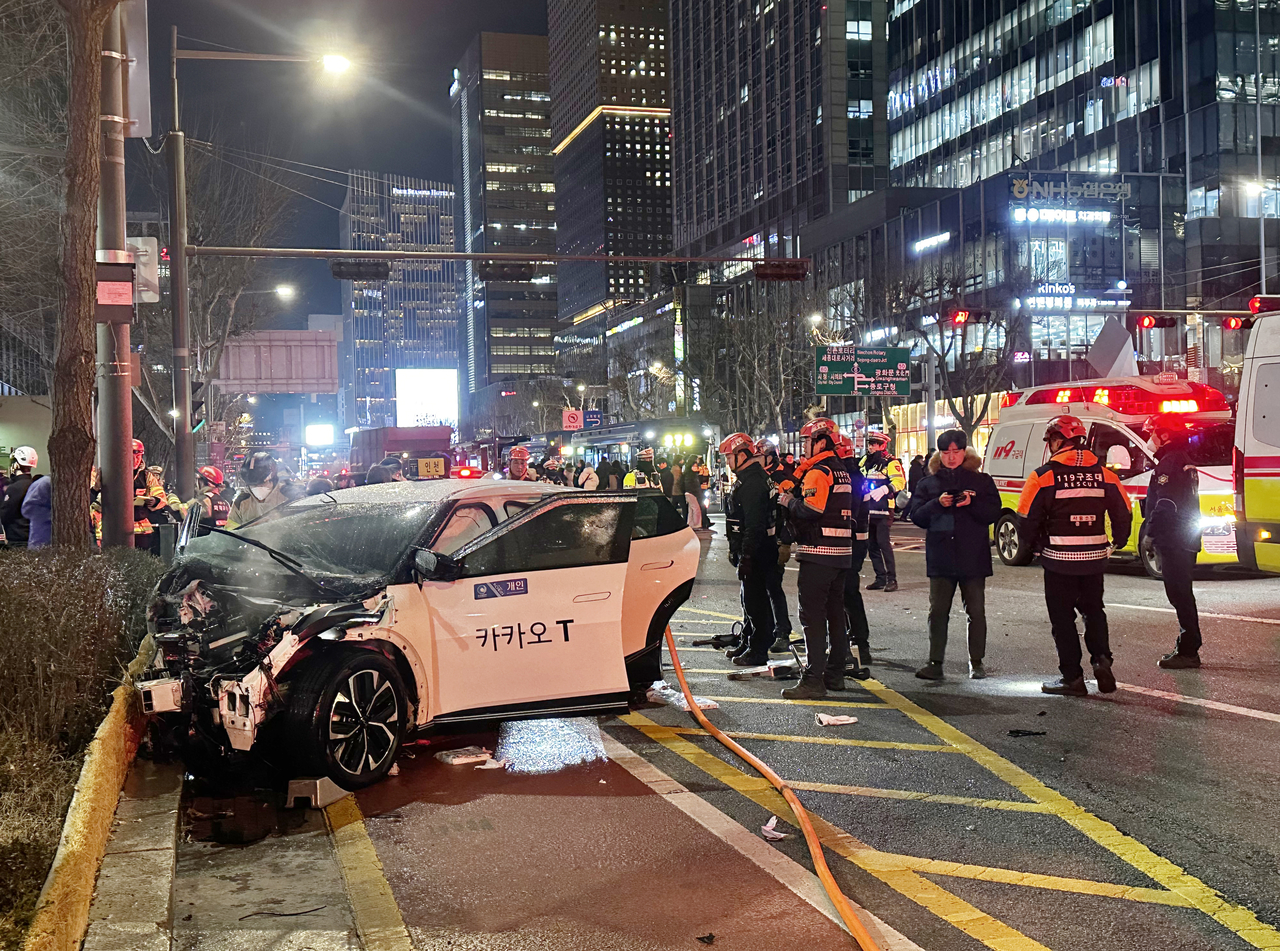 Hàn Quốc đối mặt nguy cơ từ tài xế lớn tuổi: Hàng loạt tai nạn nghiêm trọng đặt ra câu hỏi về an toàn giao thông