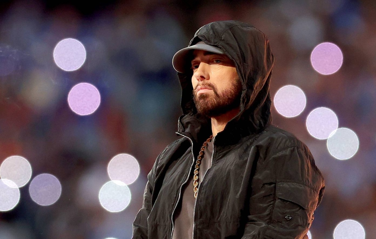 10살만 돼도 섹X는 알잖아, 여성분들은 스타킹 흔들면서 따라불러보세요”…면도날을 입에 문 래퍼, 고통과 전락은 어떻게 미학이 되는가  [음덕후:뮤지션으로 읽다] - 헤럴드경제