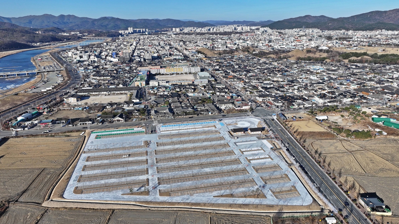 경주 황리단길 대형 환승주차장 전경.[경주시 제공]