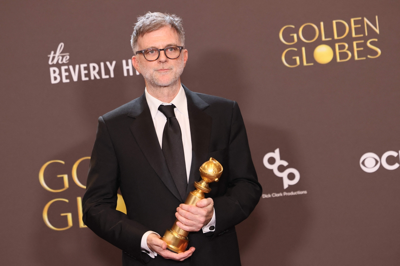 US filmmaker Paul Thomas Anderson, winner of the Best Motion Picture - Musical or Comedy Award for "One Battle After Another," poses in the press room during  the 83rd Golden Globes Award in Beverly Hills, California, on Sunday. (AFP-Yonhap)