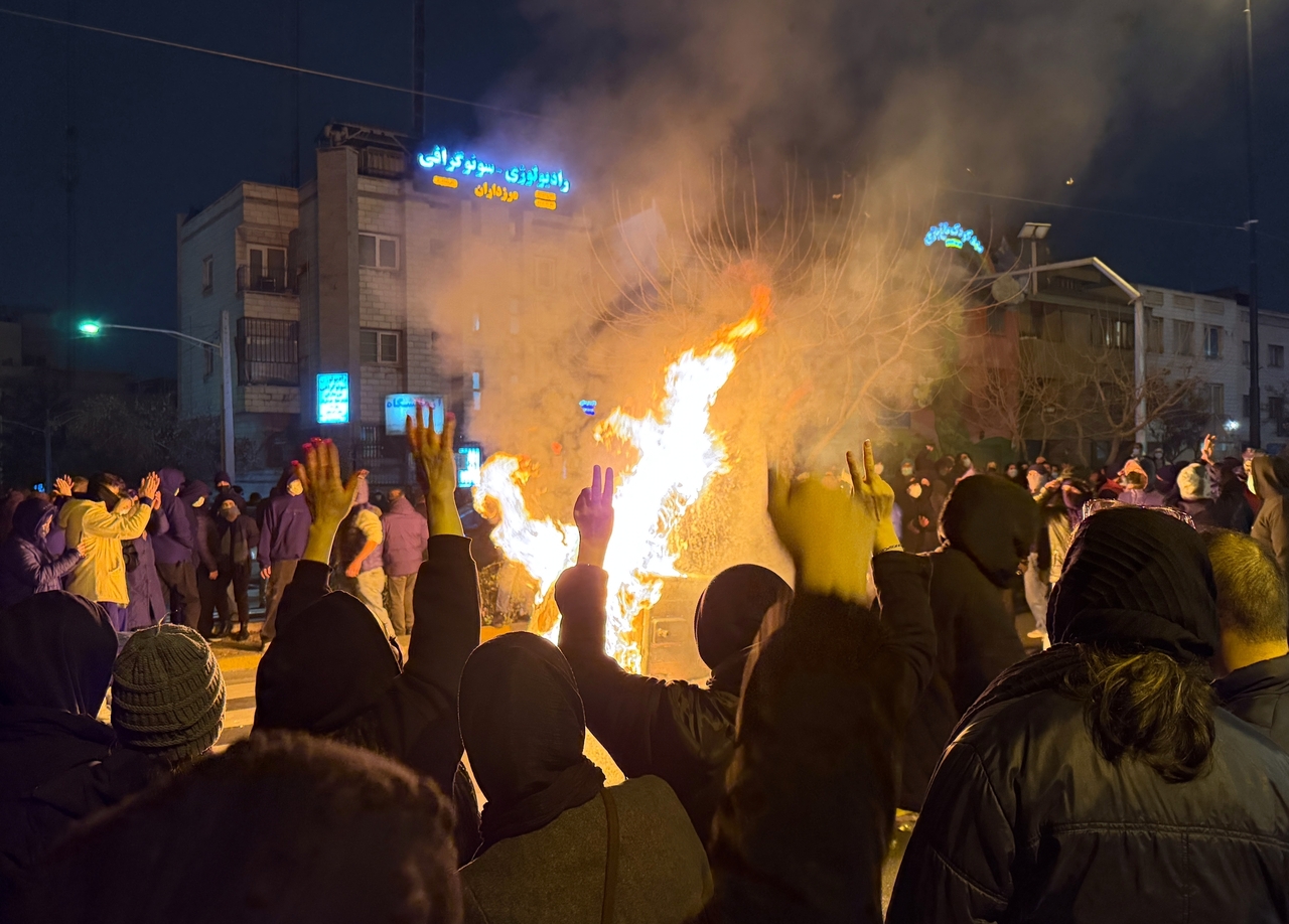 지난 9일(현지시간) 이란 테헤란에서 열린 반(反)정부 시위 현장. [AP]