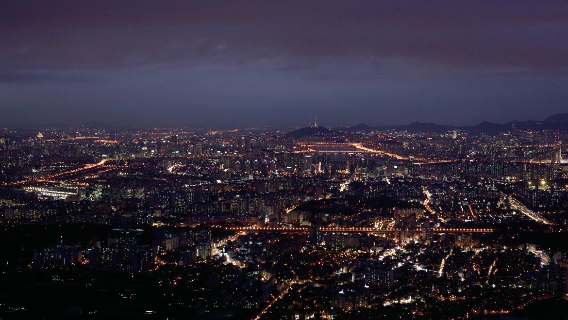 A  night view of Seoul seen from the observatory platform near the west gate of Namhansanseong Fortress (Google Arts & Culture)