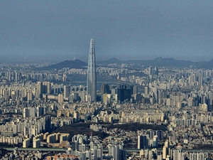 Seeing Seoul in new ways, from fortress views to sensory art