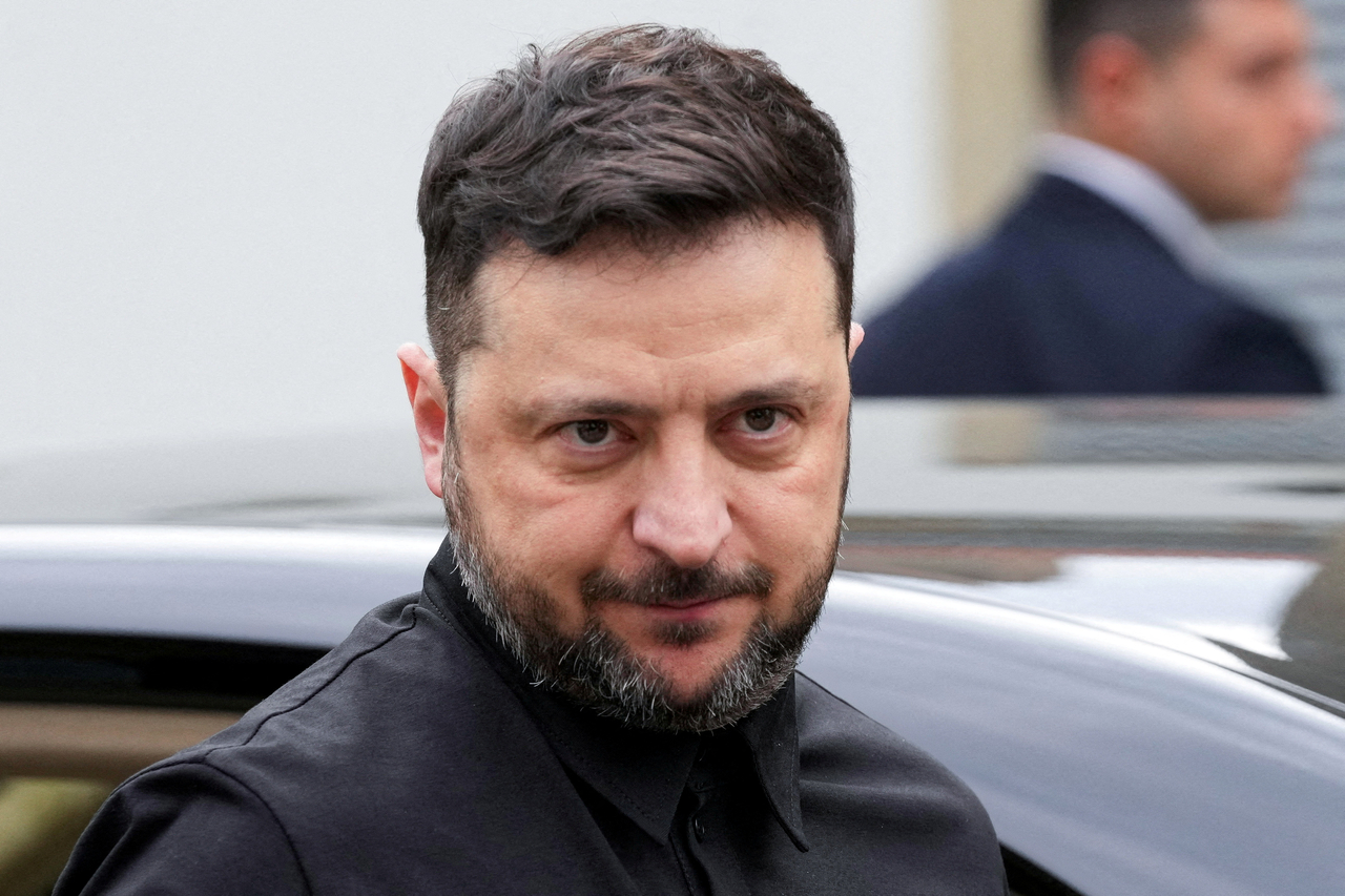 Ukrainian President Volodymyr Zelenskiy arrives for a meeting in Nicosia, Cyprus, Wednesday. (Reuters-Yonhap)