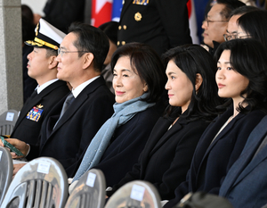 Samsung family to sell 2.8 tln won worth of stake in Samsung Electronics to pay inheritance taxes