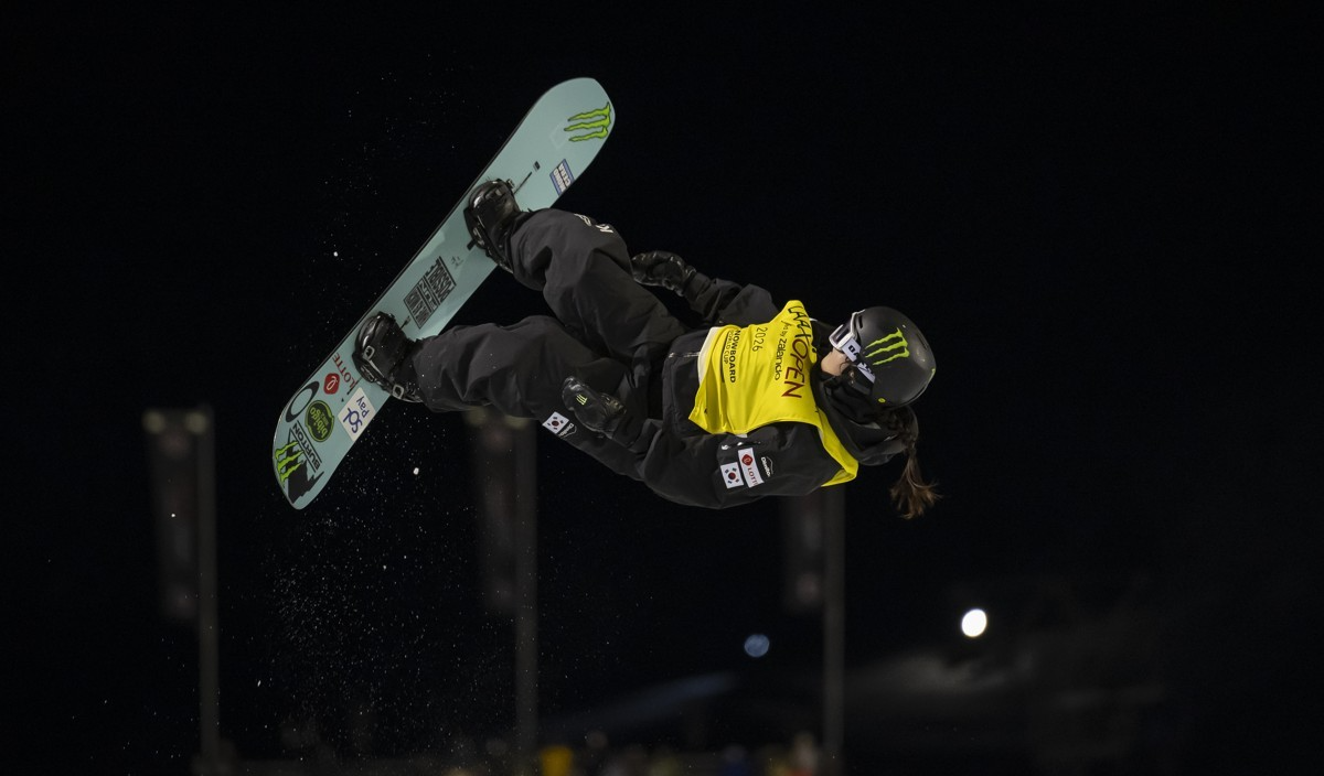 Choi Gaon of South Korea competes during the women's halfpipe final at the International Ski and Snowboard Federation Snowboard World Cup in Laax, Switzerland, on Saturday. (Yonhap)