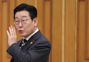 李대통령 “가짜 뉴스·댓글 조작은 중대 범죄”