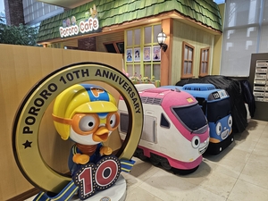 뽀로로·타요 '메가 캐릭터'...매출 1000억 'IP 왕국' 세웠다[그 회사... - 뉴스 썸네일 이미지