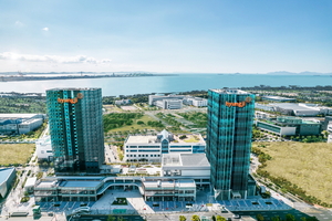 형지엘리트, '에이지테크로 로봇' 시니어 복지 시대 연다 - 뉴스 썸네일 이미지