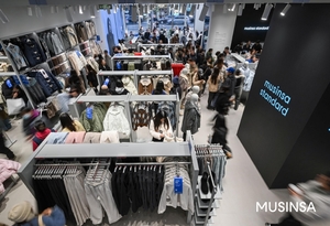 中 강타한 무탠다드, 쇼핑지형도 바꾼다 - 뉴스 썸네일 이미지