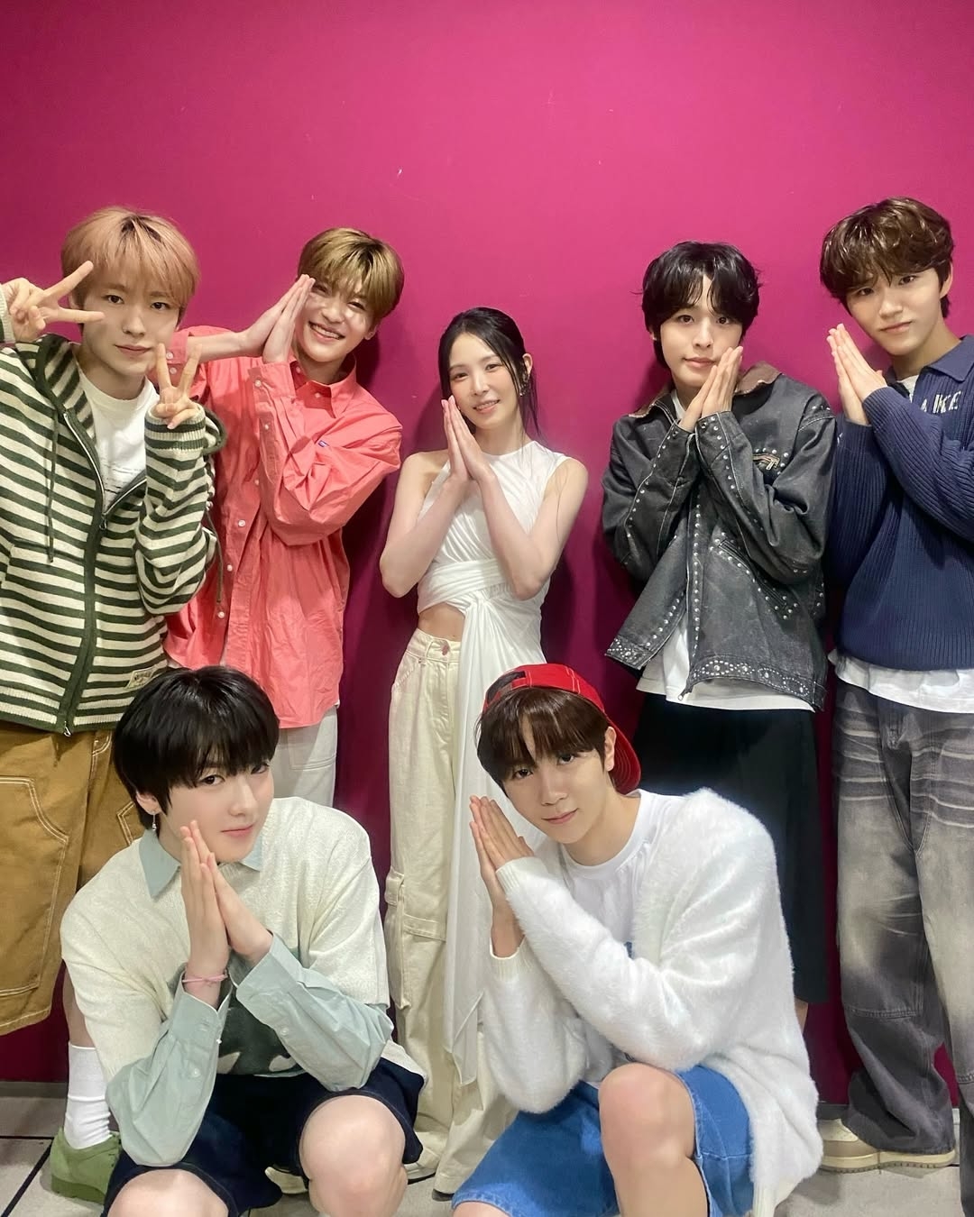 BoA (center) poses for a photo with NCT Wish. (@nctwish_official, Instagram)