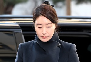 Lawmaker appears before police for questioning about alleged bribery