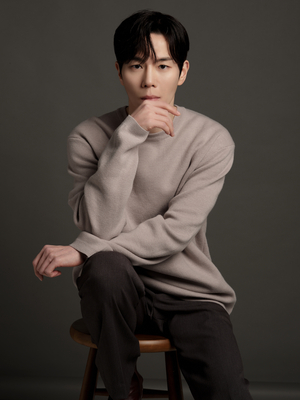 고훈정, 뮤지컬 '스윙데이즈_암호명 A' 야스오役 캐스팅..초연 이어 재... - 뉴스 썸네일 이미지