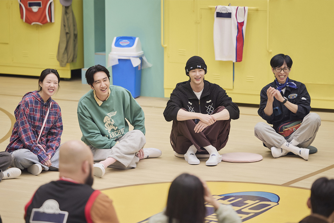 "Jae-seok’s B&B Rules!," starring (from left) Ji Ye-eun, Lee Kwang-su, Byeon Woo-seok and Yoo Jae-suk (Netflix)