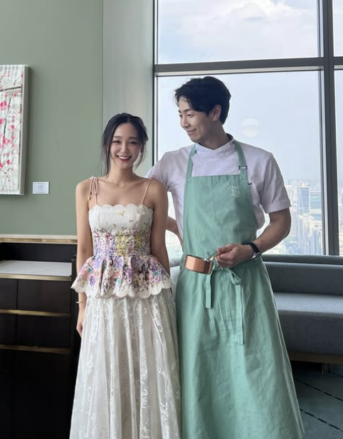 DL Holdings fourth-generation heir Lee Ju-young (left) with Chef Son Jong-won (Instagram)