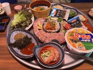 From Euljiro sashimi table to riverside study retreat