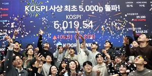 Kospi tops 5,000, raising hopes Korea discount is easing
