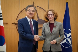FM Cho discusses deepening ties with NATO, Belgium