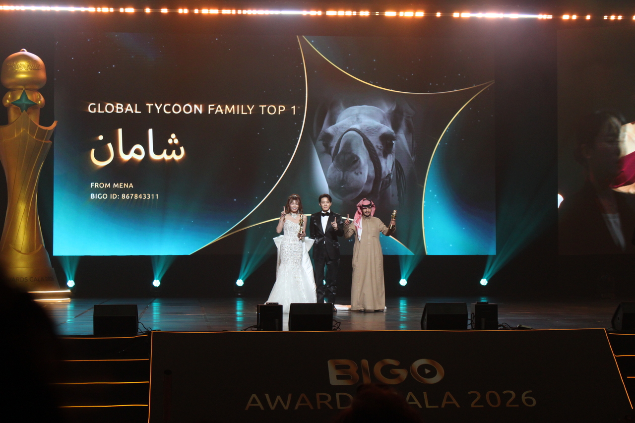 Global tycoon host and family award recipients pose with Se7en (center) during the Bigo Live Gala 2026, held at KBS Hall in Yeongdeungpo-gu, western Seoul, on Friday. (The Korea Herald)