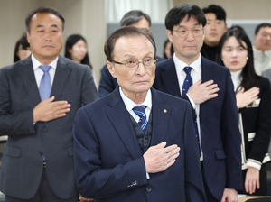 Democracy activist, liberal heavyweight, Lee Hae-chan dies