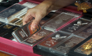 Silver tops $100 for first time